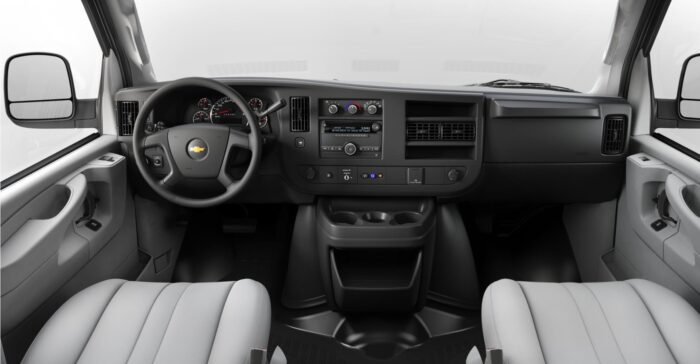Chevrolet Express - 2018 - Image 2