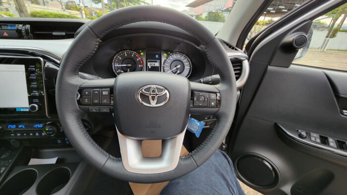 Toyota Hilux Revo - 2023 - Image 2
