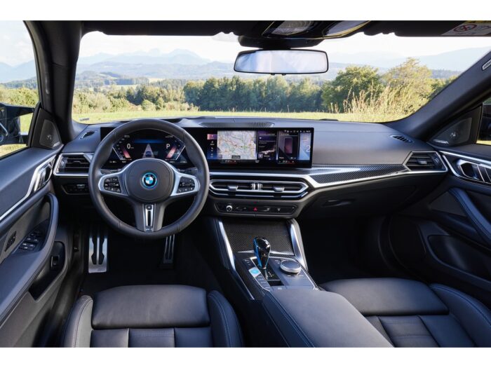 BMW i4 (2023) - Image 2