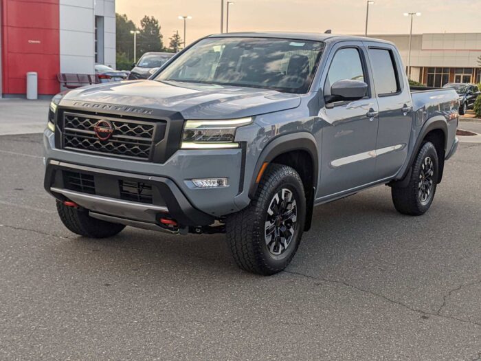 Nissan Frontier Pro-4X - 2023 - Image 2