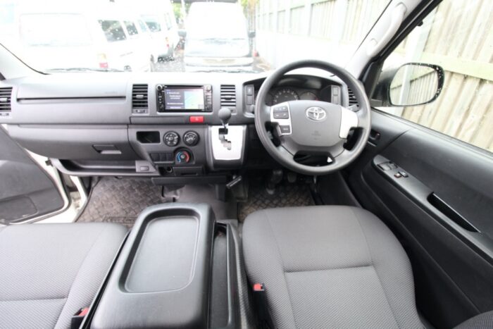 Toyota Hiace - 2018 - Image 6
