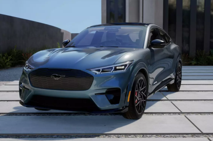 Ford Mustang Mach-E (2023)
