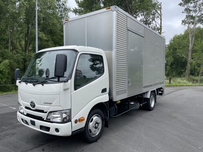 Toyota Dyna Trucks - Image 4