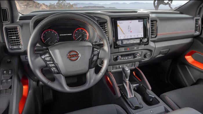Nissan Frontier Pro-4X - 2023 - Image 4