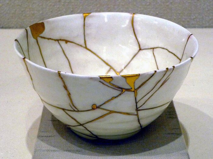 Kintsugi Pottery (Japanese Gold Repair) - Image 5