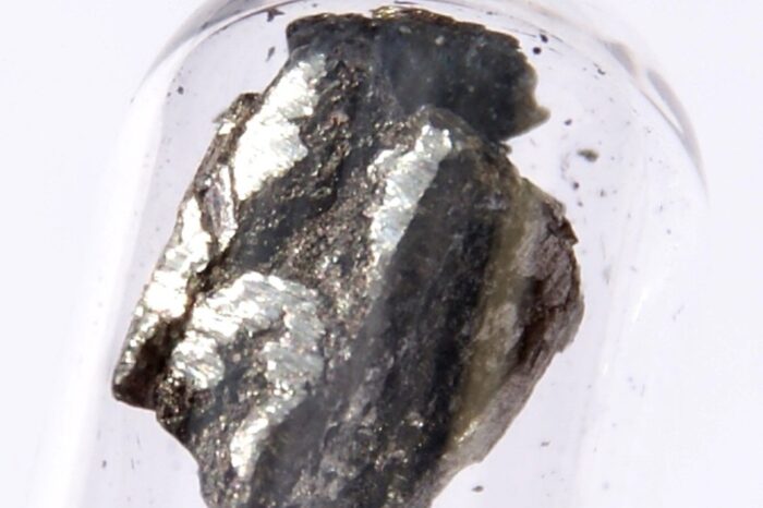 Lanthanum - Image 3