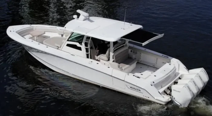 Boston Whaler 380 Outrage - Image 6