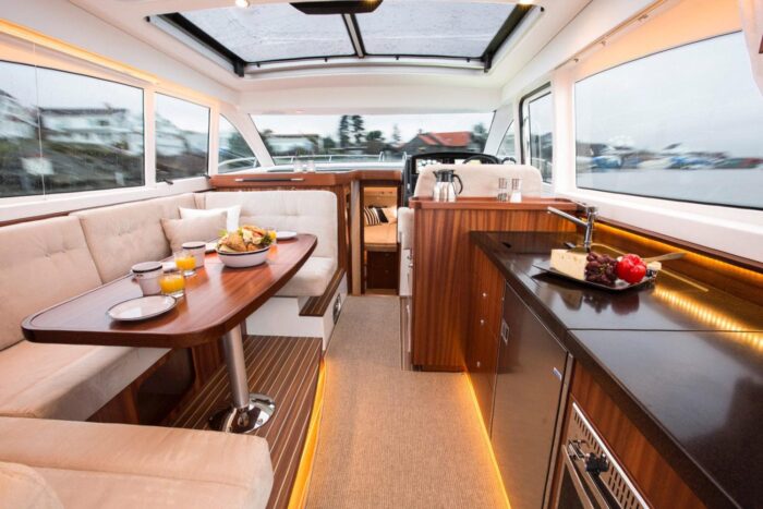 Nimbus 405 Flybridge - Image 7