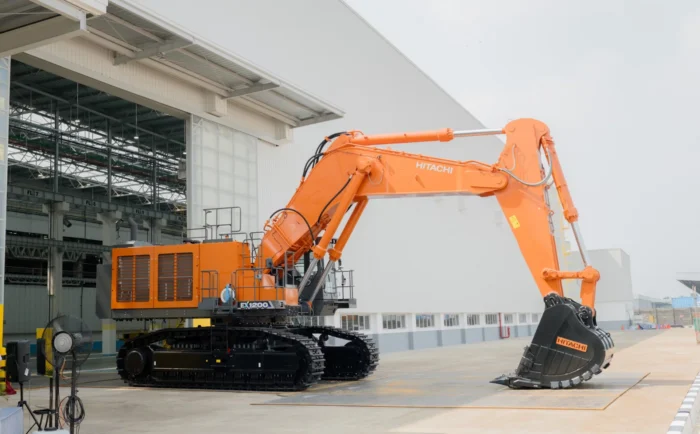 Hitachi EX1200-7 Excavator - Image 2