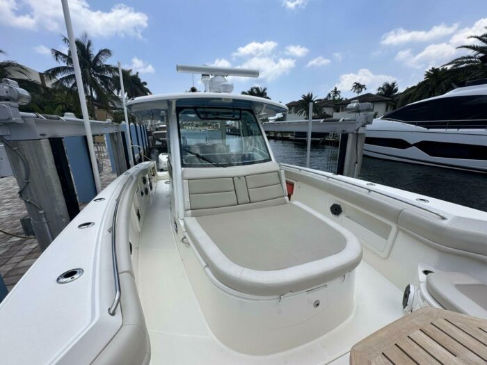Boston Whaler 380 Outrage - Image 8
