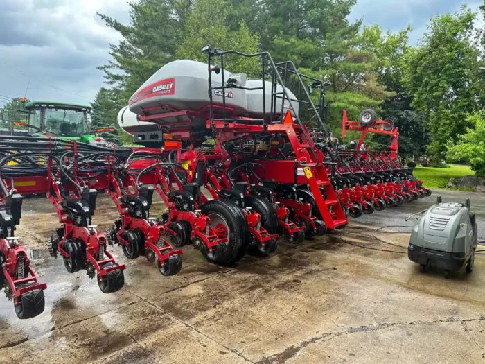 Case IH 2140 Early Riser Planter - Image 2