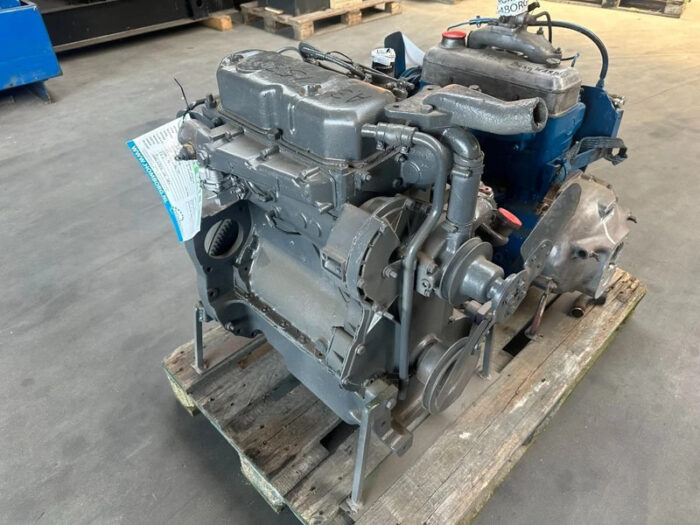 Massey Ferguson Perkins 3-Cylinder Engine - Image 3