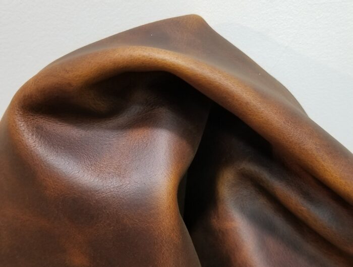 Oil-Pull-Up Leather - Image 4