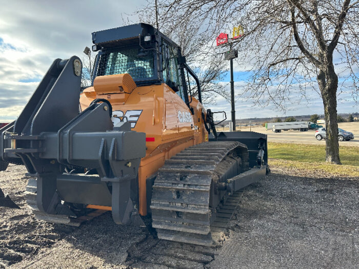 CASE 2050M Dozer - Image 10