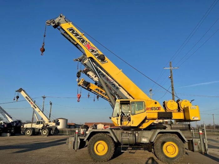 Zoomlion ZCC3200H Crawler Crane - Image 8