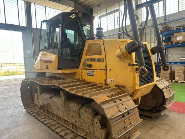 New Holland D180 Dozer - Image 5