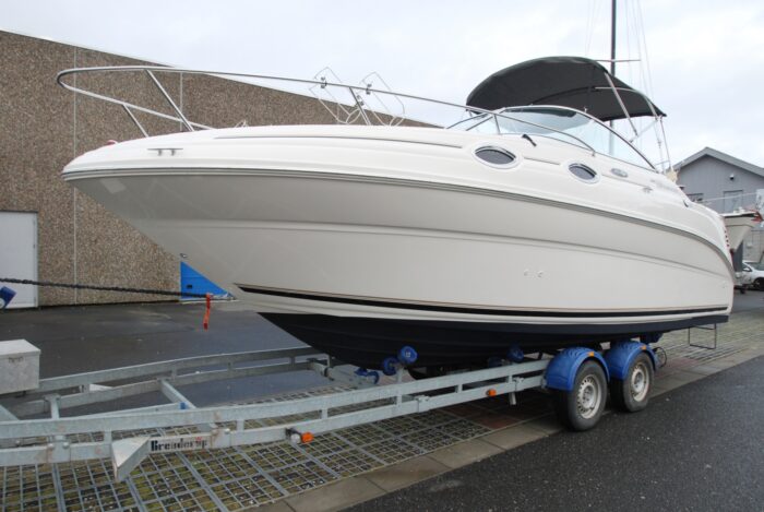 Sea Ray Sundancer 520 - Image 12