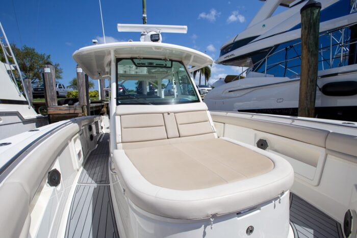 Boston Whaler 380 Outrage - Image 13