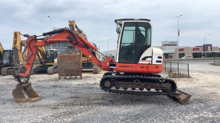 Schaeff HR 32 Rough Terrain Crane - Image 10