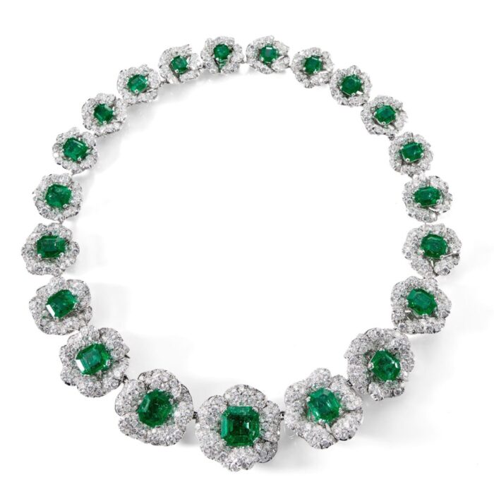 Bulgari Magnifica Emerald & Diamond Necklace - Image 2