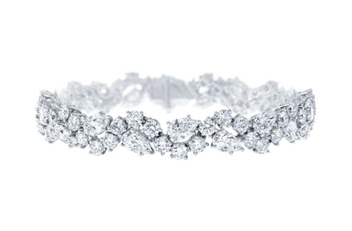 Harry Winston Belle Diamond Bangle - Image 2