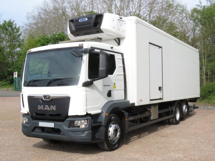 MAN TGM 18.290 Refrigerated Truck - Image 2