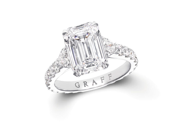 Graff Emerald-Cut Diamond Ring - Image 3