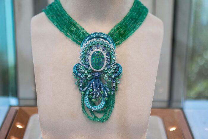 Chopard High Jewelry Sapphire Necklace - Image 4