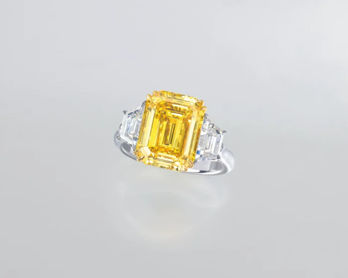 Graff Emerald-Cut Diamond Ring - Image 5