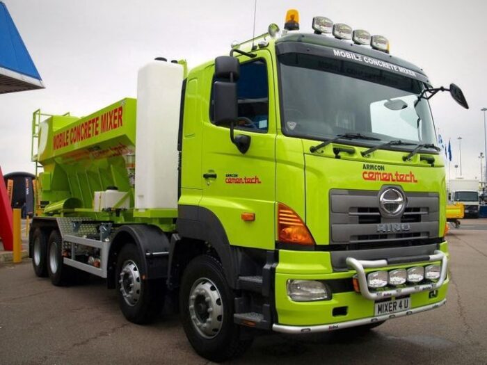 Hino 700 Series 8x4 Concrete Mixer - Image 3