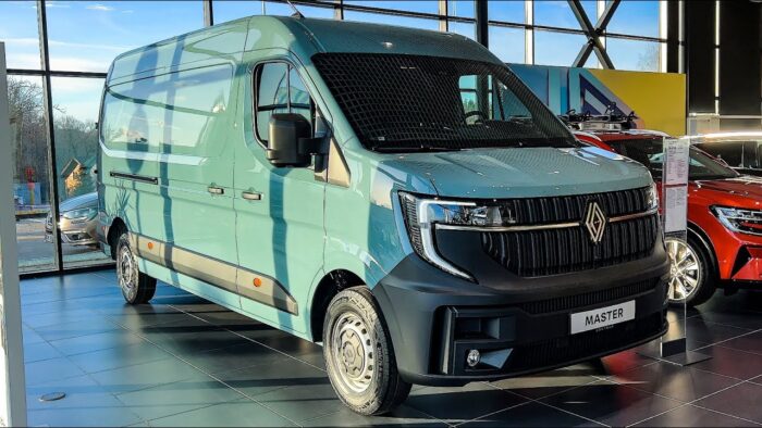 Renault Master Refrigerated Van (2025) - Image 3